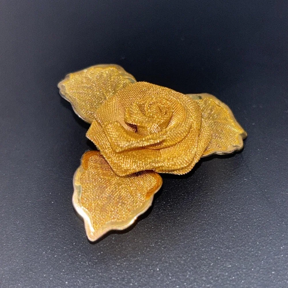Vintage‎ 1980s Gold Tone Metal Mesh 3D Rose Flower Leaf Floral 1.5